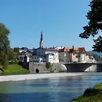 Waldi Am Kurpark * Bad Tolz