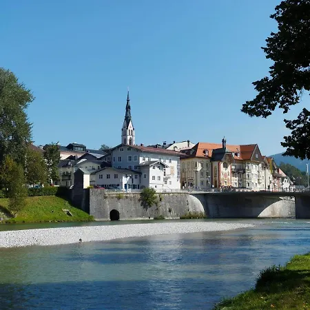 Waldi Am Kurpark * Bad Tolz